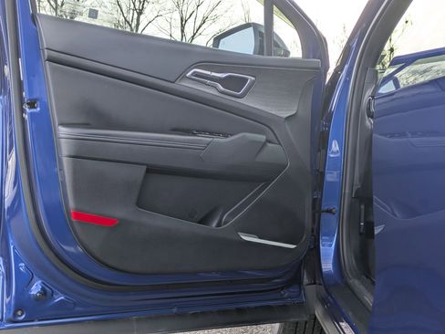 Certified 2023 Kia Sportage X-Line w/ X-Line Premium Package image 11