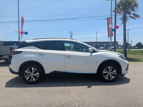 Used 2024 Nissan Murano SV FWD image 2