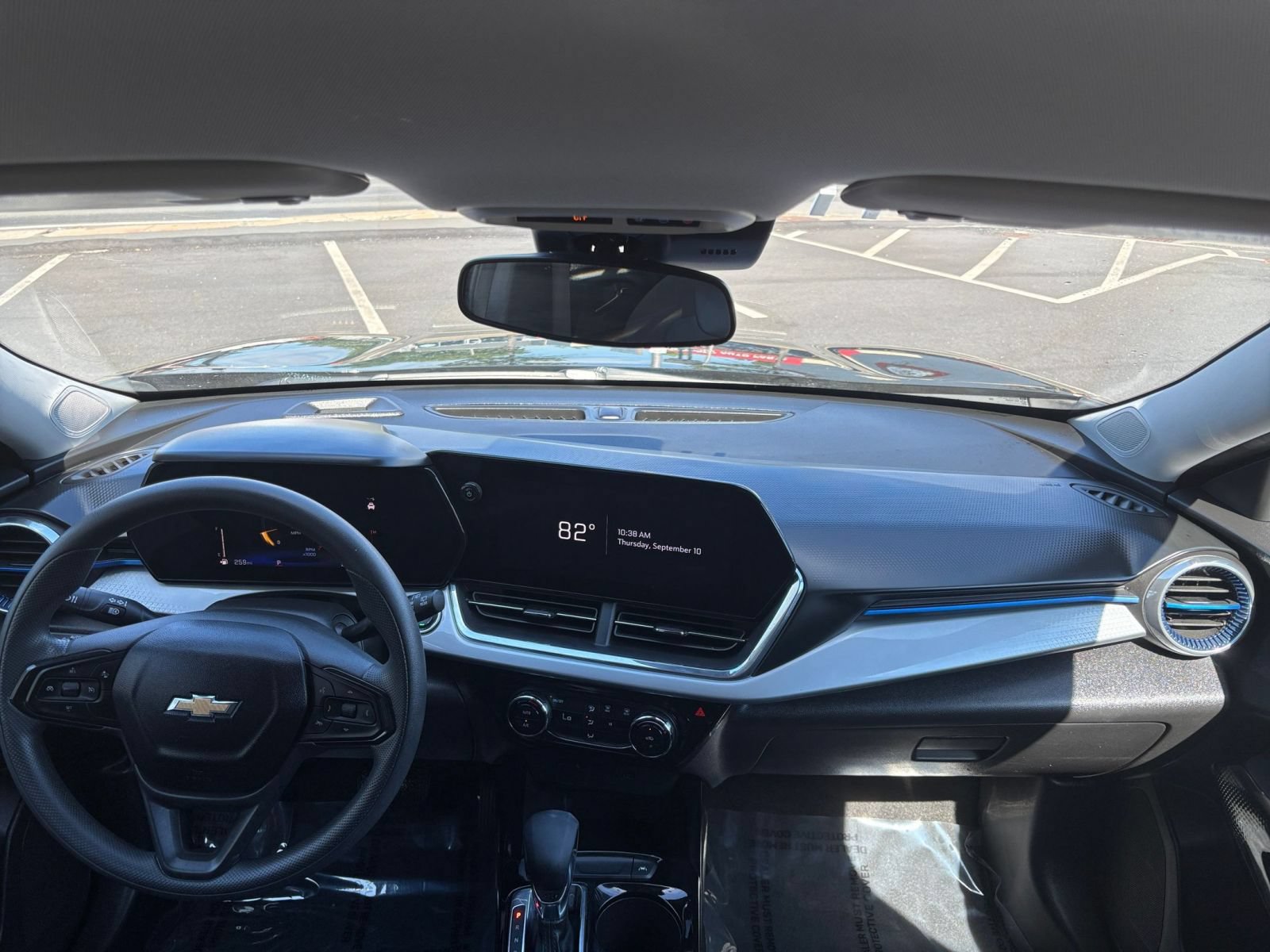 Used 2025 Chevrolet Trax LT FWD image 29