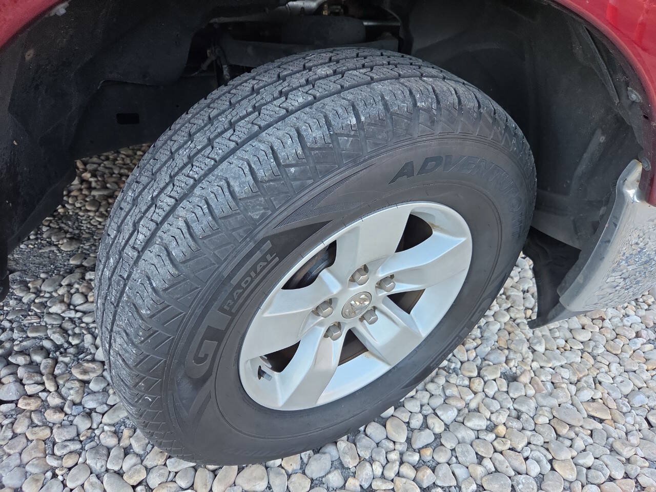 Used 2019 RAM 1500 Classic SLT AWD/4WD image 12