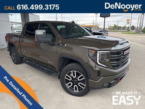 Used 2023 GMC Sierra 1500 AT4 w/ AT4 Premium Package AWD/4WD image 9