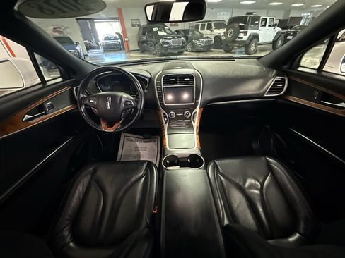 Used 2018 Lincoln MKX Select w/ Select Plus Package FWD image 22