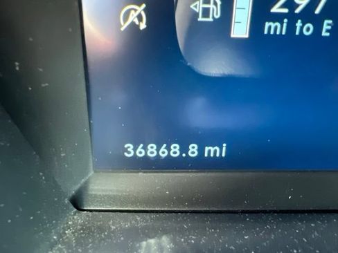 Used 2023 Lincoln Corsair AWD w/ Equipment Group 102A image 7