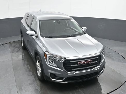 Used 2024 GMC Terrain SLE image 39