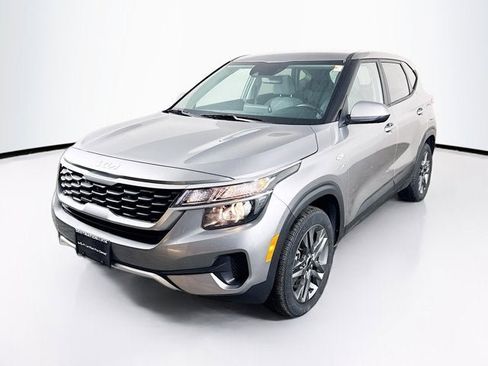 Used 2023 Kia Seltos LX image 1