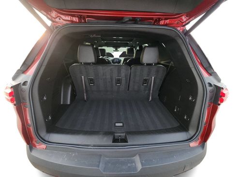Used 2024 Chevrolet Traverse RS image 11