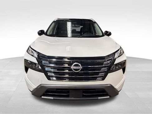 Certified 2025 Nissan Rogue SL FWD image 10