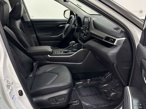 Certified 2022 Toyota Highlander XLE image 31