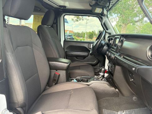 Used 2022 Jeep Wrangler Sport AWD/4WD image 33