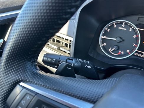 Used 2024 Mitsubishi Outlander SE image 25