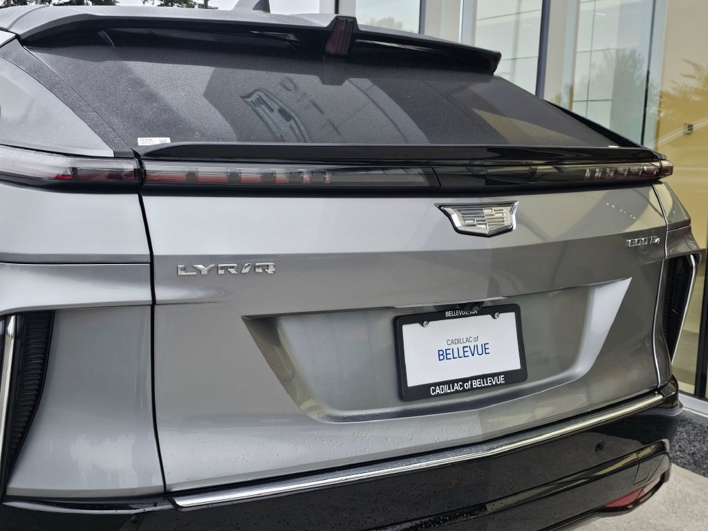 Certified 2024 Cadillac Lyriq Luxury AWD/4WD image 13