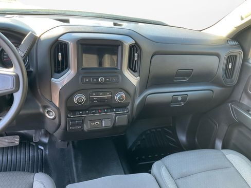 Used 2025 Chevrolet Silverado 1500 W/T w/ Z71 Off-Road Package AWD/4WD image 11