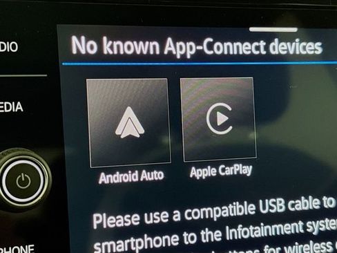 New 2025 Volkswagen Taos SE image 13