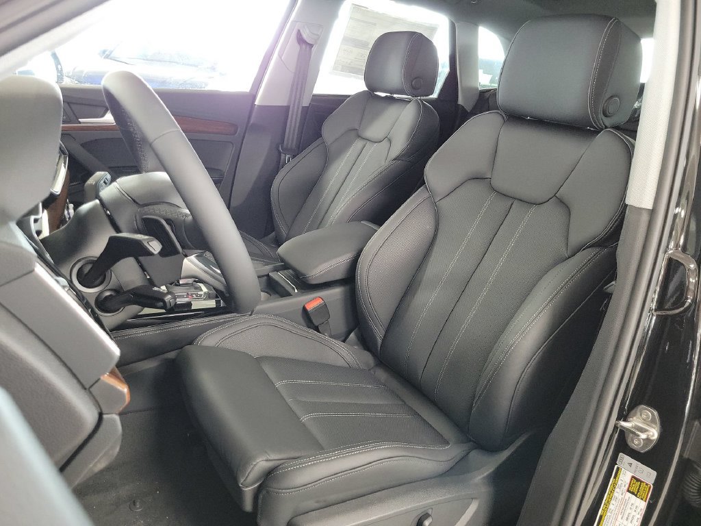 Certified 2024 Audi Q5 e Prestige AWD/4WD image 11