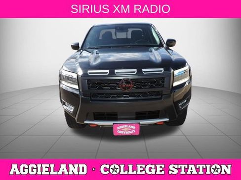 Used 2025 Nissan Frontier PRO-4X AWD/4WD image 9