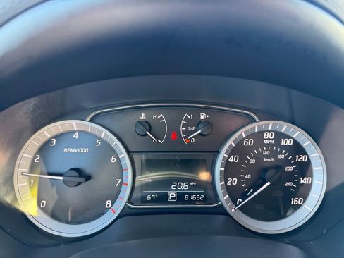 Used 2014 Nissan Sentra SR w/ SR Driver Package FWD image 13