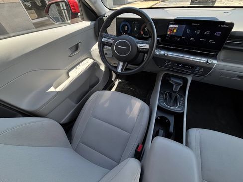 Used 2025 Hyundai Kona SEL AWD/4WD image 34