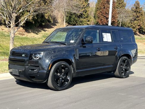 Certified 2024 Land Rover Defender 130 X-Dynamic SE image 2