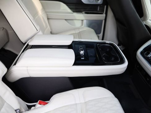 Used 2020 Lincoln Navigator L Black Label w/ Cargo Convenience Package image 44