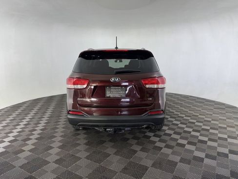 Used 2018 Kia Sorento LX image 6