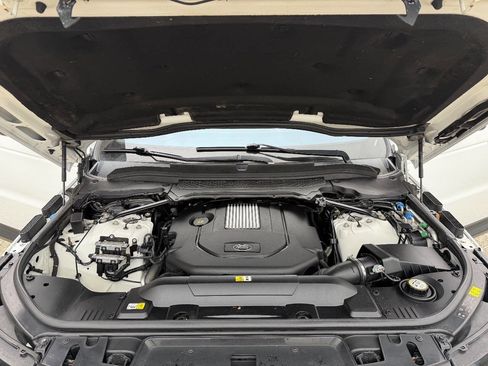 Used 2016 Land Rover Range Rover Sport HSE image 9