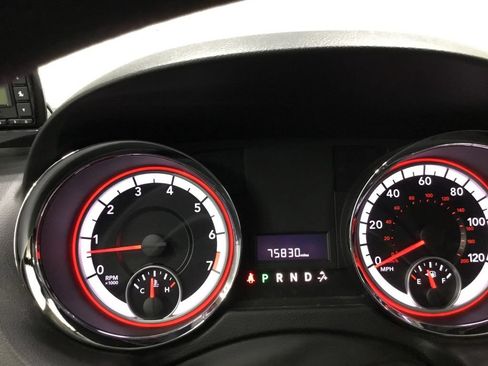 Used 2015 Dodge Grand Caravan SXT FWD image 28
