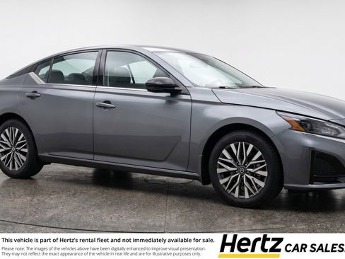 Used 2025 Nissan Altima 2.5 SV FWD image 1