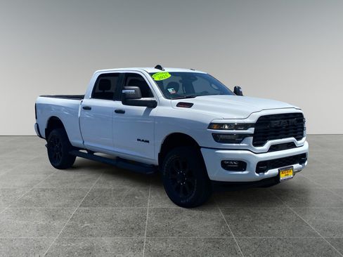 Used 2025 RAM 2500 Big Horn AWD/4WD image 7