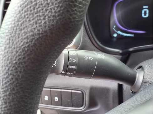 Used 2025 Kia Soul LX FWD image 18