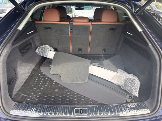 Used 2023 Audi Q8 Premium Plus AWD/4WD image 6