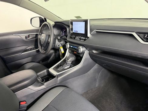 Used 2024 Toyota RAV4 LE FWD image 15