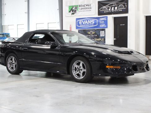 Used 1997 Pontiac Firebird Trans Am w/ Ram Air Performance Pkg RWD image 26