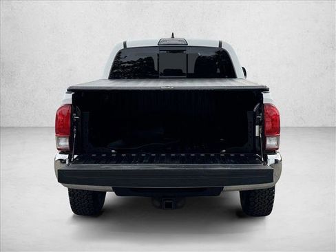 Used 2017 Toyota Tacoma TRD Off-Road w/ Tow Package (A/T) image 7