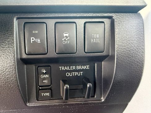 Used 2016 Toyota Tundra SR5 w/ TRD Off Road Package image 31