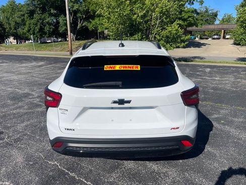Used 2025 Chevrolet Trax RS FWD image 6