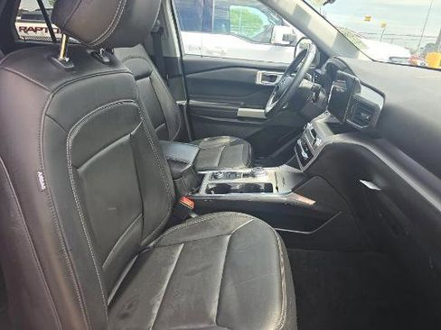Used 2023 Ford Explorer XLT w/ Equipment Group 202A AWD/4WD image 7