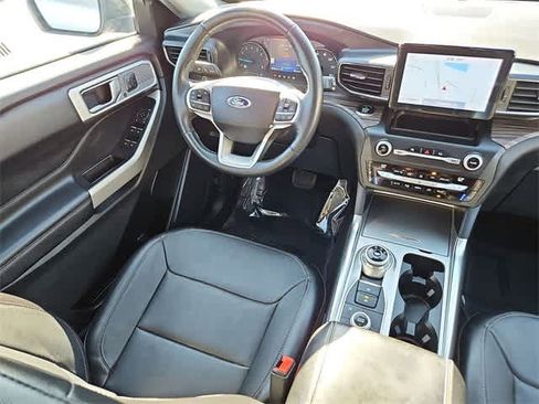 Used 2020 Ford Explorer Limited w/ Class III Trailer Tow Package image 10