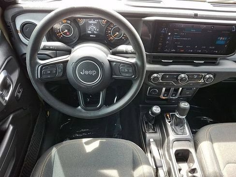 Used 2025 Jeep Wrangler Sport AWD/4WD image 11