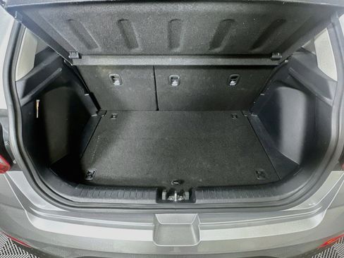 Used 2025 Hyundai Venue SEL FWD image 28