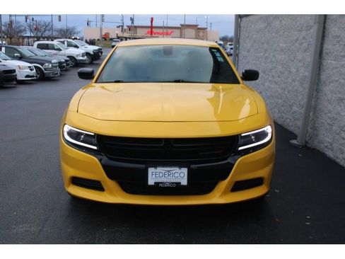 Used 2018 Dodge Charger SXT w/ Blacktop Package image 11