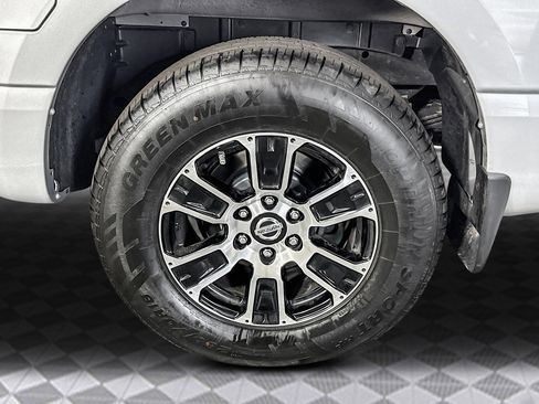 Used 2020 Nissan Titan SV image 37