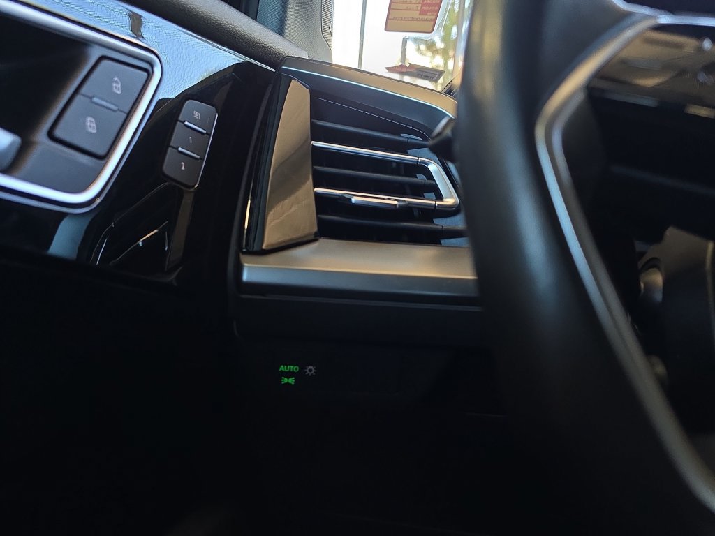 Used 2023 Audi Q4 e-tron Premium Plus AWD/4WD image 27