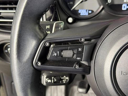 Used 2023 Porsche Macan Turbo image 27