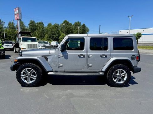 Used 2019 Jeep Wrangler Unlimited Sahara w/ Uconnect 4C Nav & Sound Group AWD/4WD image 7
