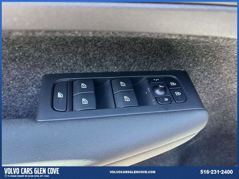 Used 2024 Volvo XC40 B5 Plus w/ Climate Package AWD/4WD image 16