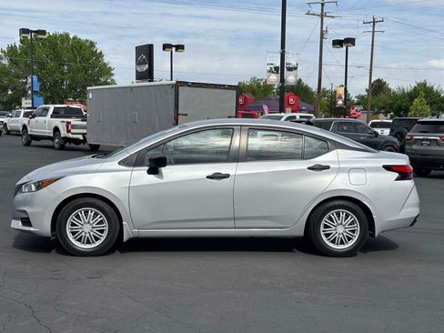 Used 2021 Nissan Versa S FWD image 3