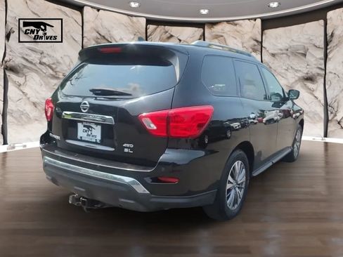 Used 2019 Nissan Pathfinder SL AWD/4WD image 5