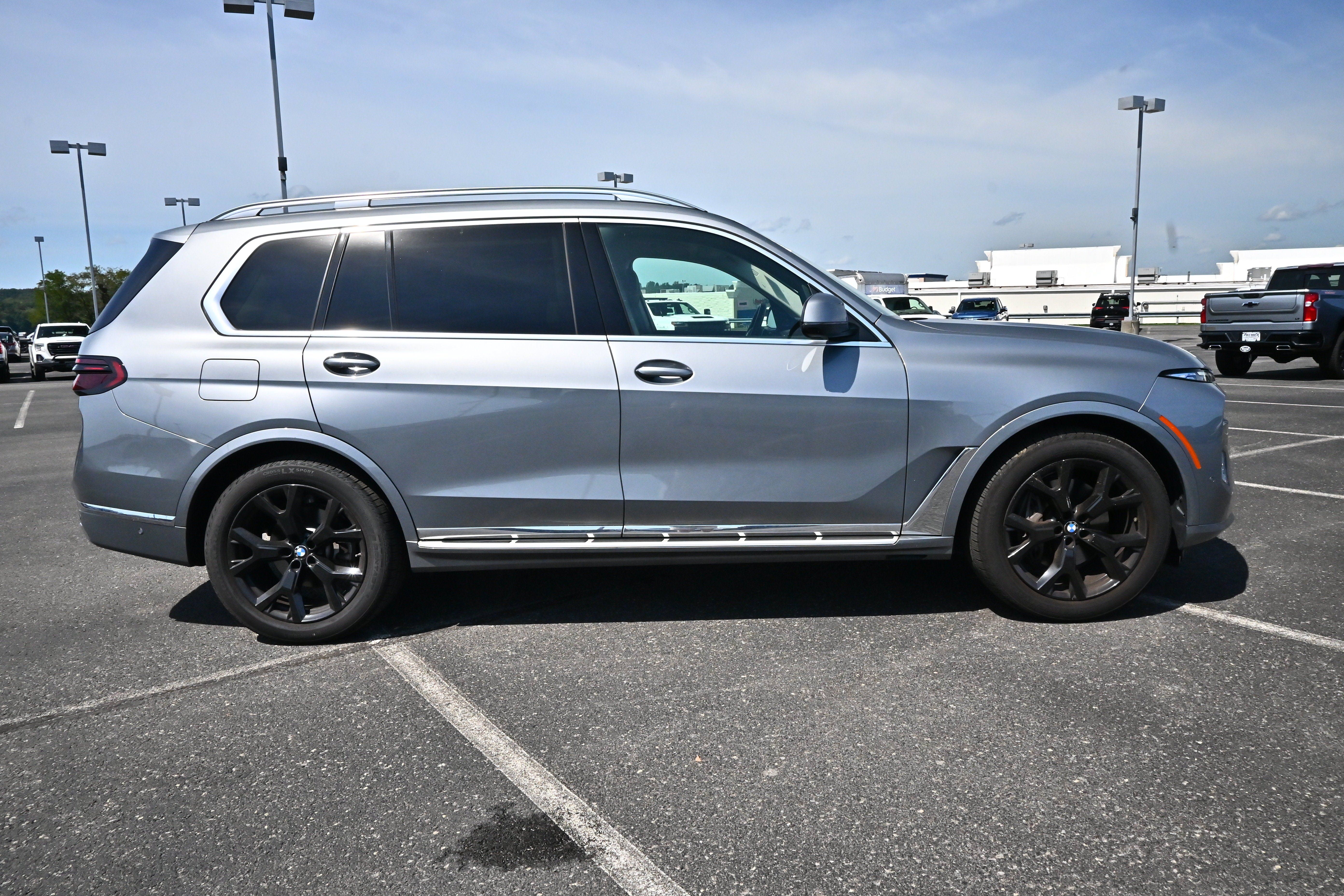 Used 2027 BMW X7 xDrive40i AWD/4WD image 5