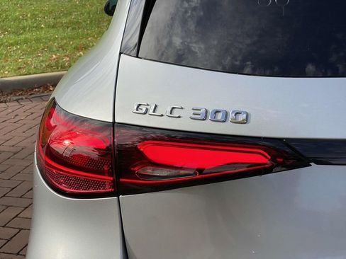 Certified 2025 Mercedes-Benz GLC 300 4MATIC image 8