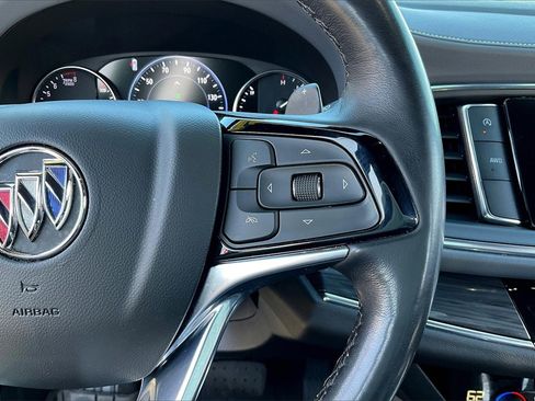 Used 2023 Buick Enclave Premium image 18